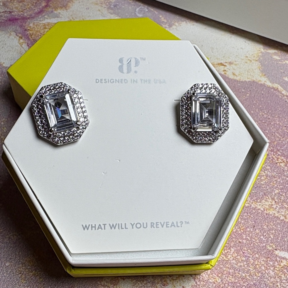 ✨NEW ✨Bomb Party Elegant Diamond 💎 CZ on Rhodium Stud Earrings